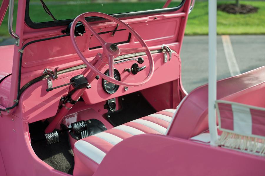 Интерьер Willys Jeep Gala Surrey (DJ-3A) 1960 года  (фото 10 из 18)